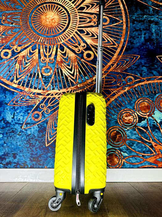 Nowa walizka 40x30x20 bagaż podręczny bezpłatny wysyłka olx