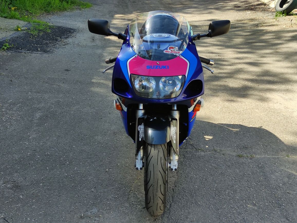 Suzuki GSX 600 R Srad  Свіжо пригнаний.