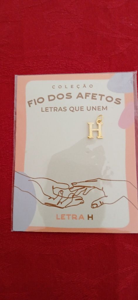 Letra H, da coleção Fio dos Afetos, nova