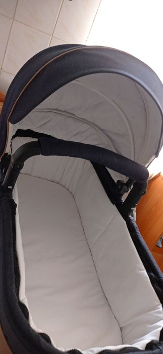 Люлька от коляски в идеальном состоянии, ручка снимается.