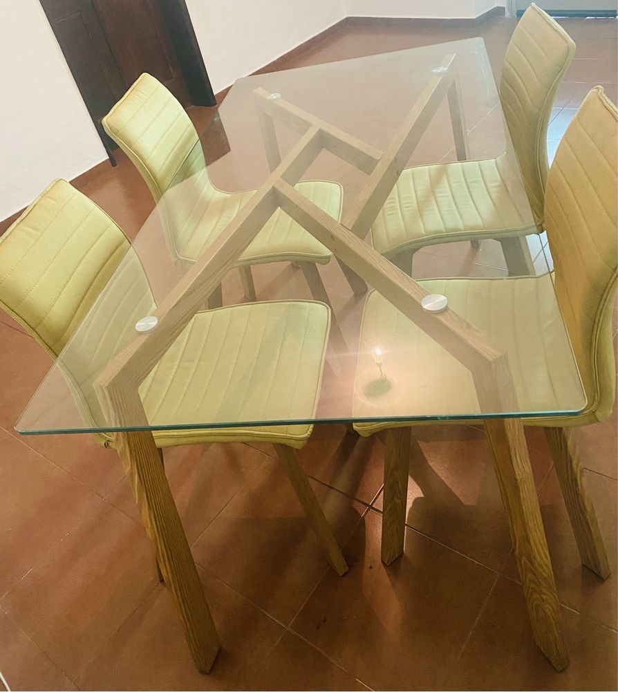 Conjunto de mesa de jantar + 4 cadeiras