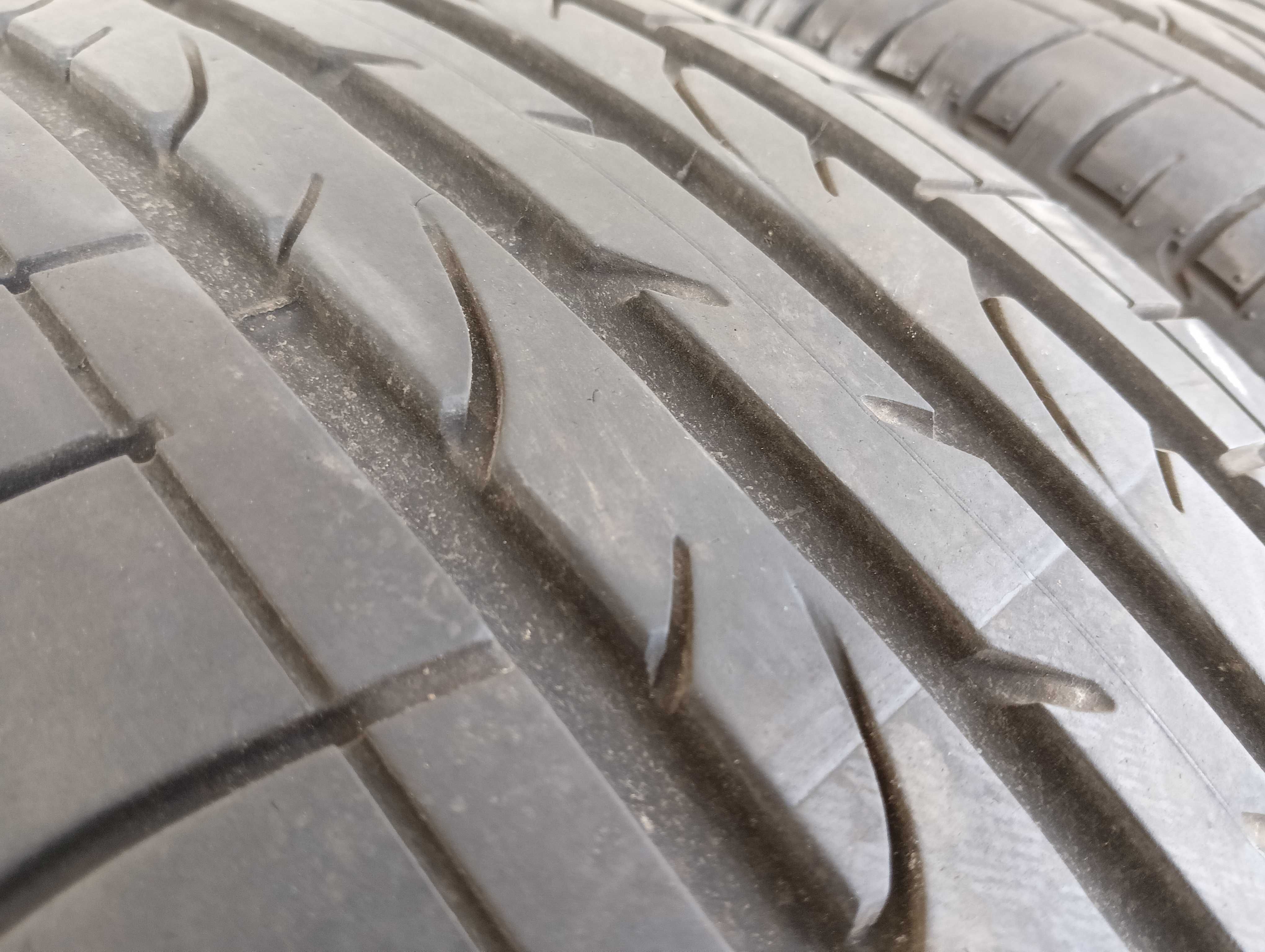 235/60r18 BRIDGESTONE      -7mm ,  2019 ROK ,    audi Q5 , VOLVO XC60,