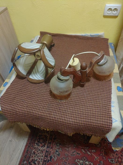 Люстри на 2 плафони і один