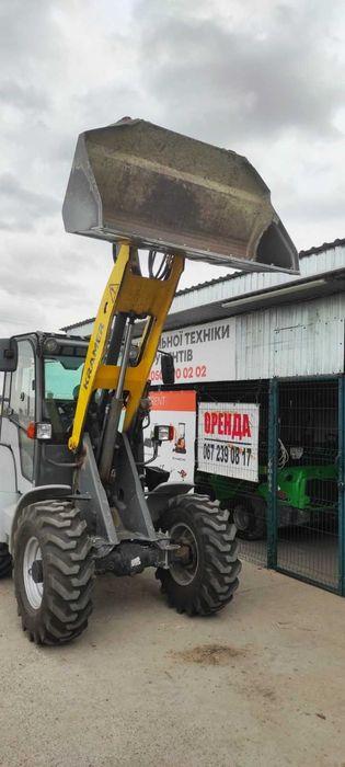 Фронтальний навантажувач KRAMER 5055. Корисний всі чотири сезони.