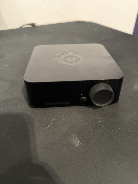 Panel / transmiter do SteelSeries Arctis Pro Wireless