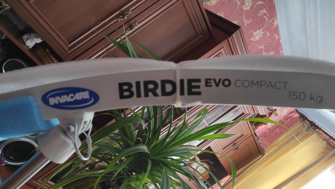 Подъемник для инвалидов Invacare Birdie EVO Compact с электроприводом