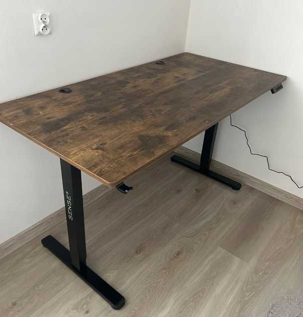 Biurko GAMINGOWE Elektryczne Regulowane 140x70cm Regulacja Wysokośc