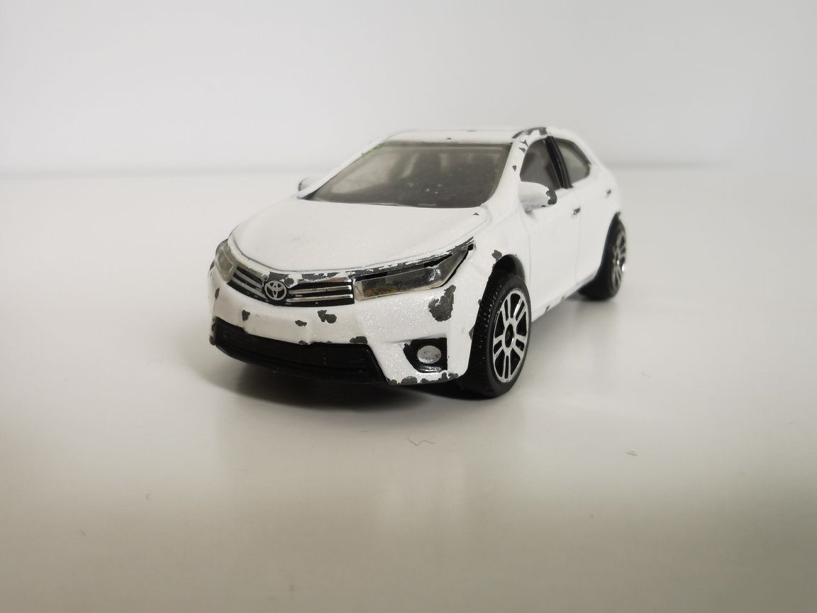 Majorette Resorak Autko Toyota Corolla Altis 1/61 Biały