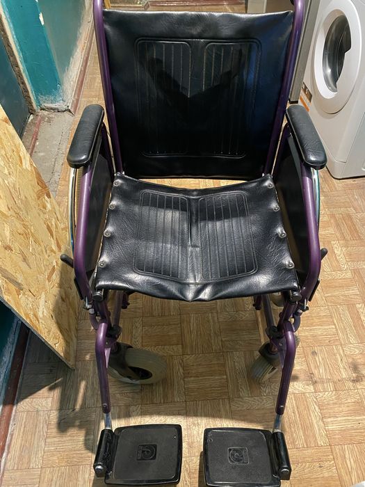 Инвалидная коляска в хорошем состоянии