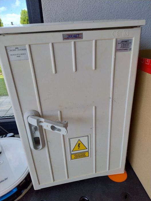 Skrzynia elektryczna prąd