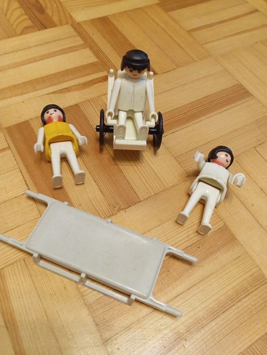 Playmobil lekarz z 1974r.