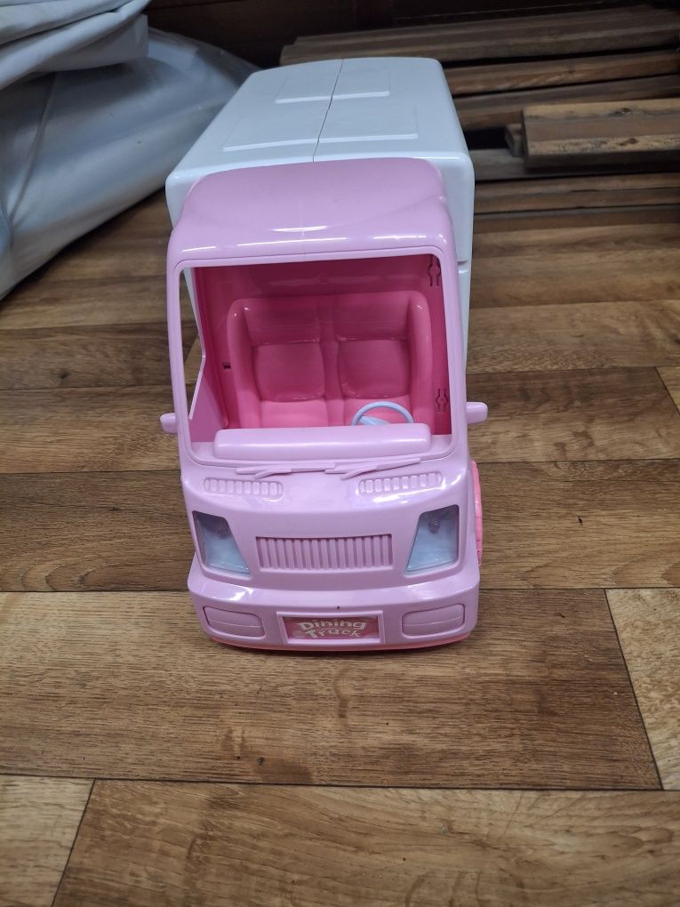 Witam  sprzedam zabawkowy camper w cenie 25zł