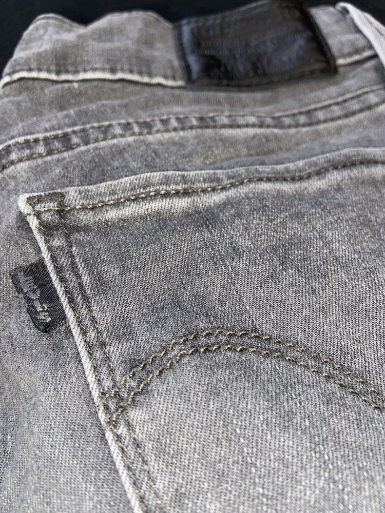 Жіночі джинси LEVI'S  суперскіні.