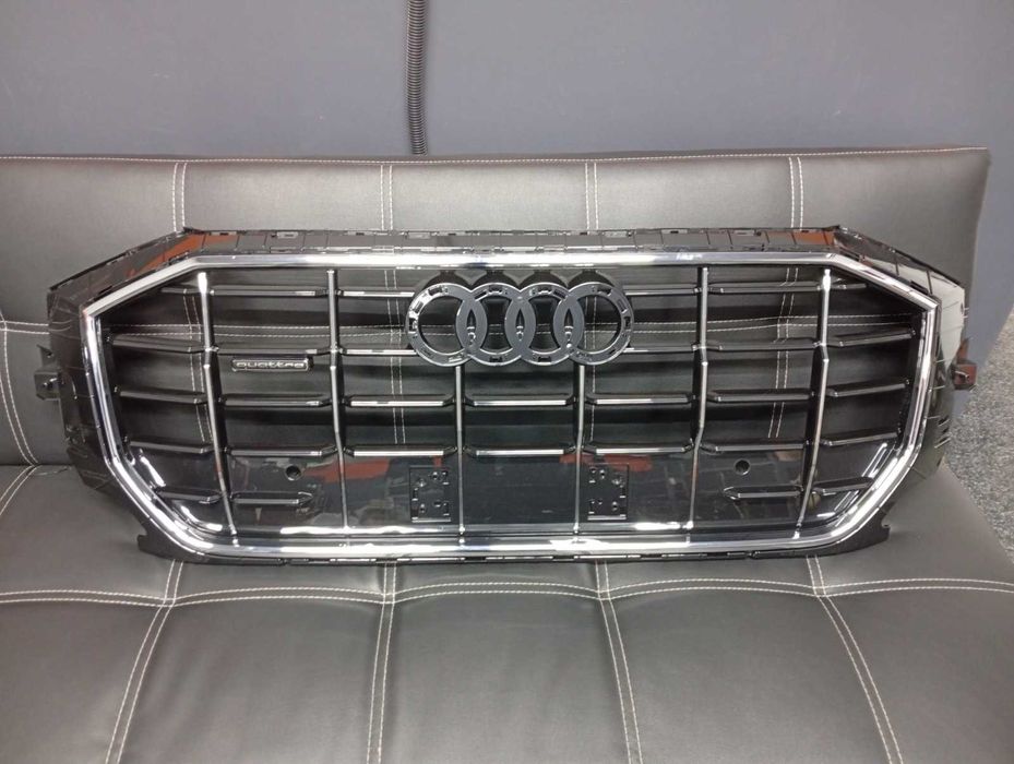 Решітка радіатора AUDI Q8