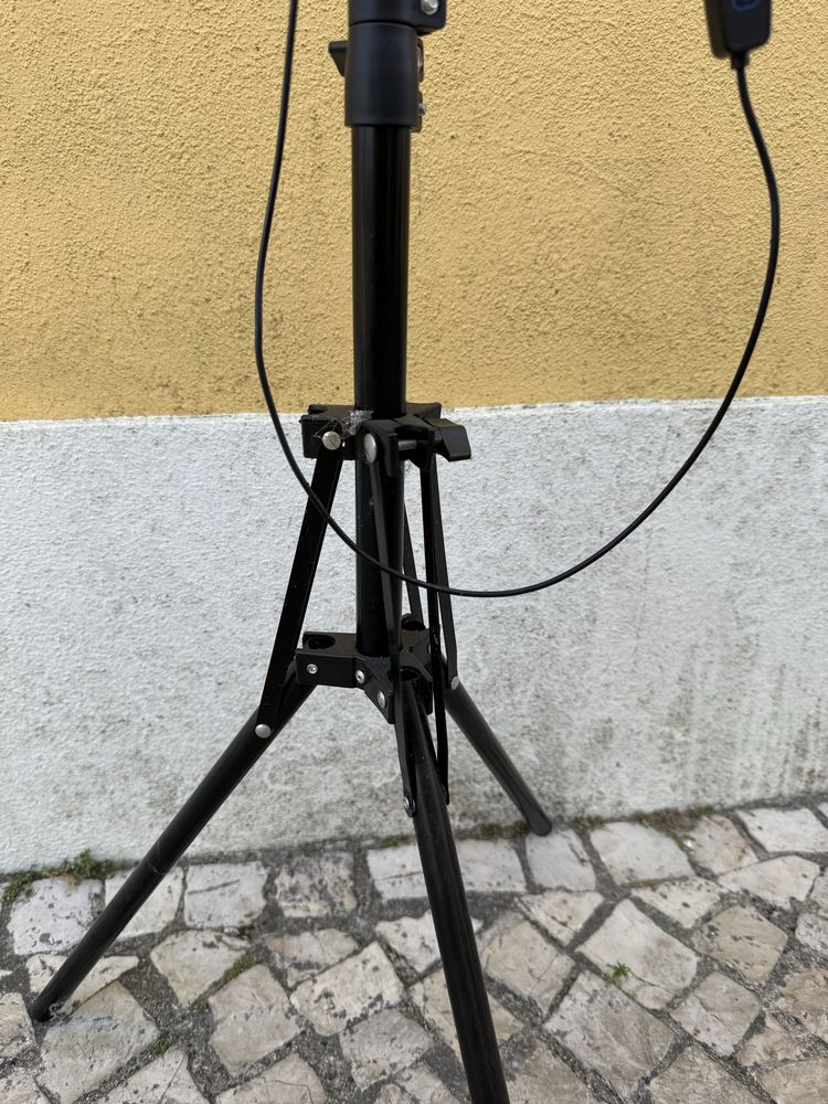 Tripe com led telemovel ajustavel