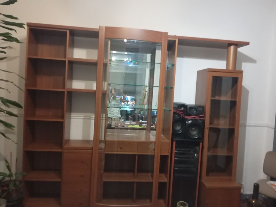 Móvel de sala em bom estado 200e