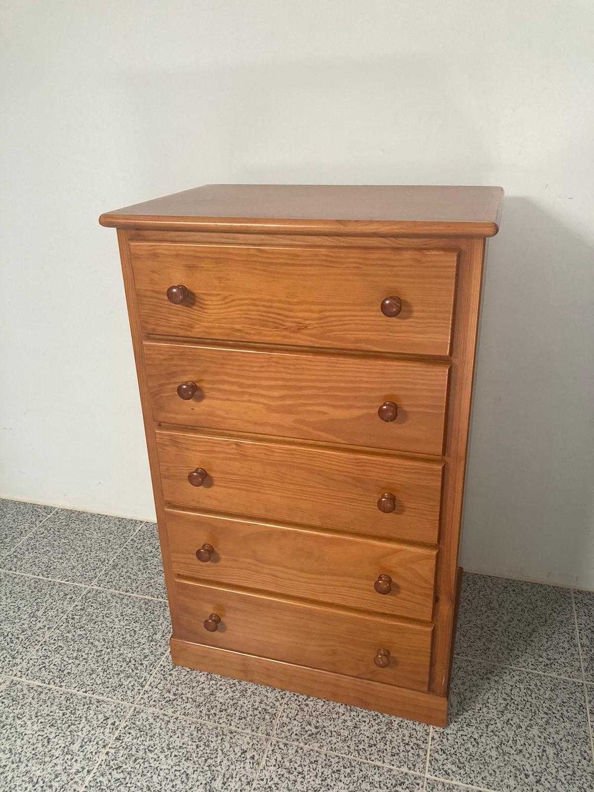 Cómoda de Madeira (110x70x47)