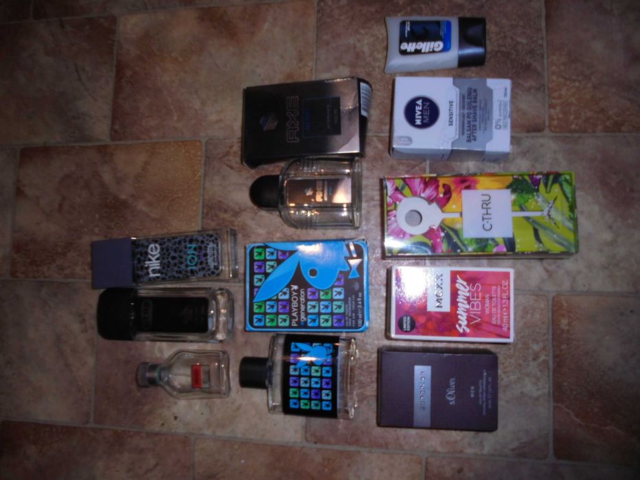 puste pudelka i flakoniki po perfumach