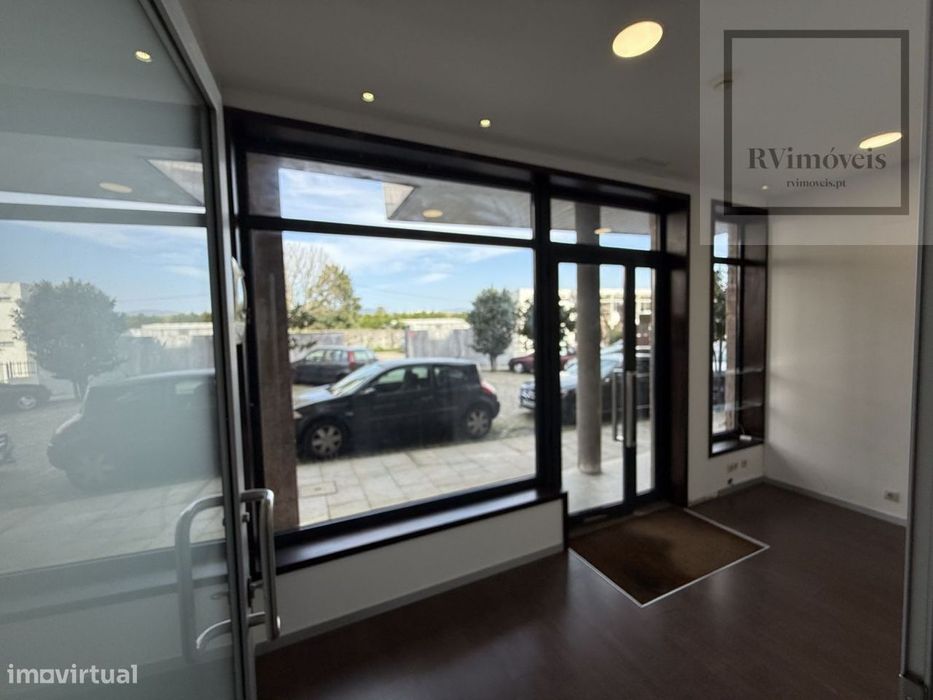 Loja no centro de Caminha