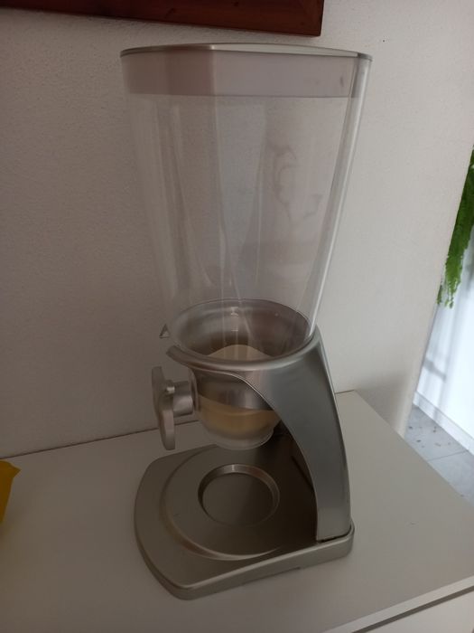 Dispensador de cereais