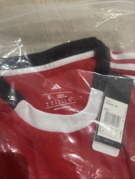 Camisola principal SL Benfica 25/26