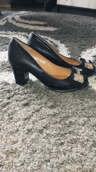 Нові туфлі    37р