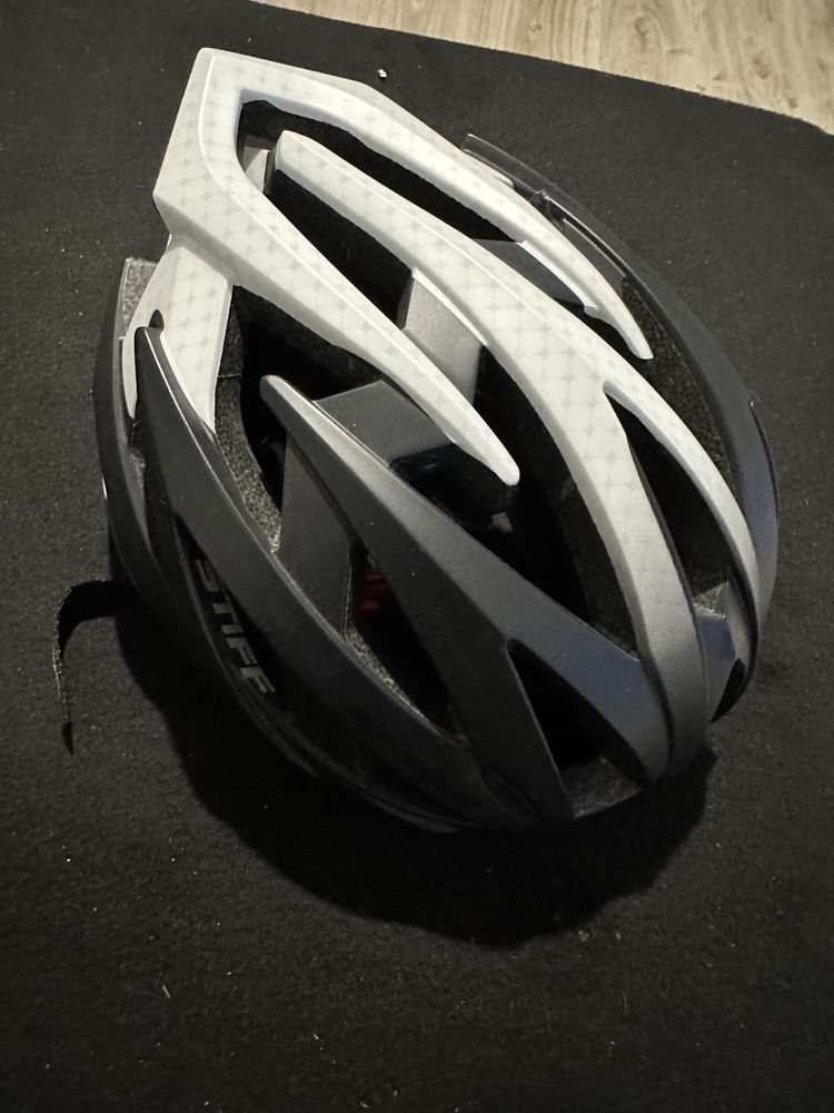 Kask rowerowy Kross Stiff rozmiar L