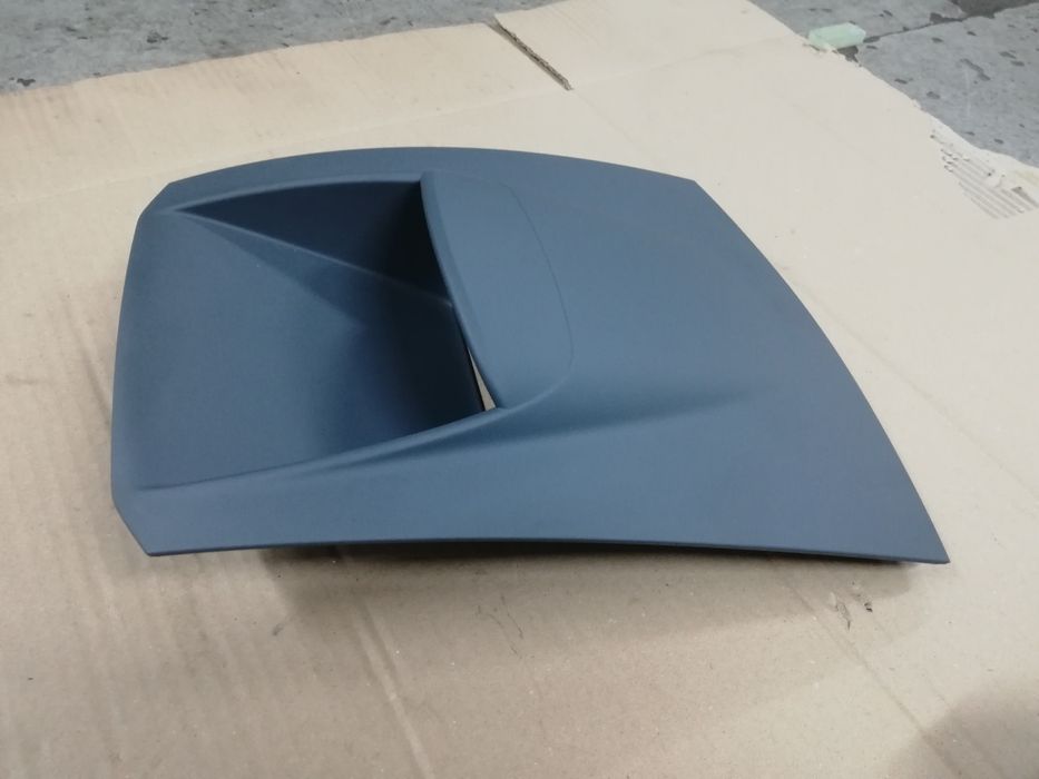 Daszek ekranu radia osłona maskownica deski Ford Fiesta Mk7 VII oryg