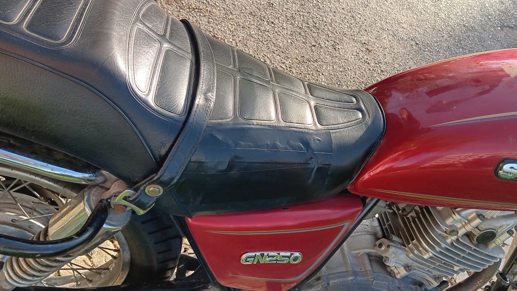 Moto Suzuki GN 250 Lisboa