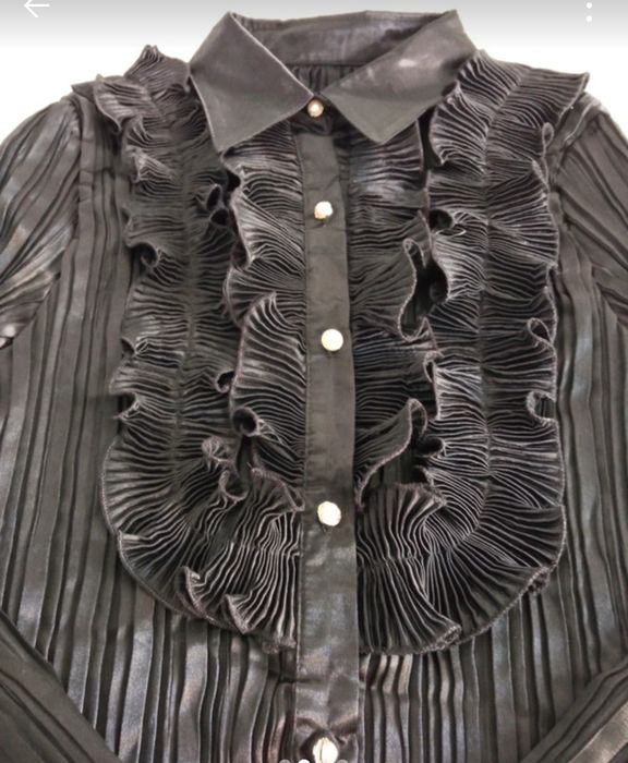 Camisas/Camiseiros muito elegantes e sofisticados - creme e preto - L