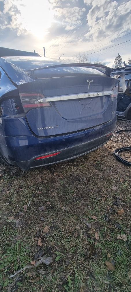 Четверть задняя Tesla Model X 2016-2018