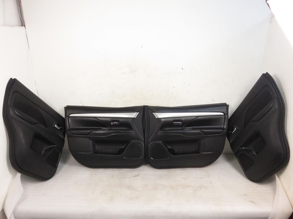 Boczki Komplet Mitsubishi Outlander III Skóra