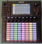 Akai Force  - sequenciador sampler sintetizador
