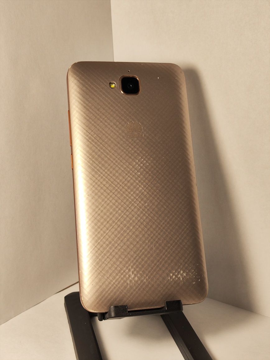 Huawei Y6 Pro (tit-u02) золотий