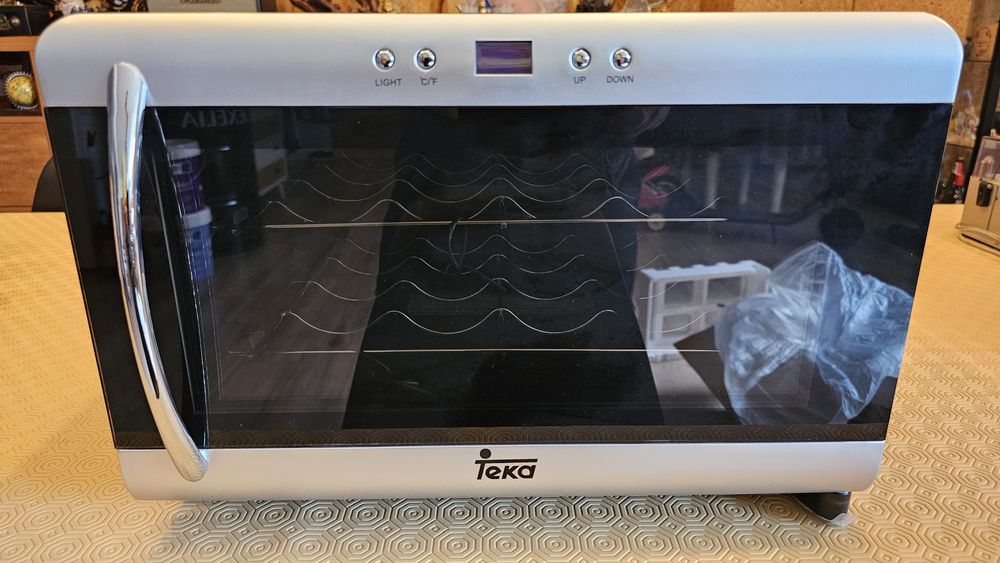 Garrafeira/vinoteca Teka RV 8 [NOVA]