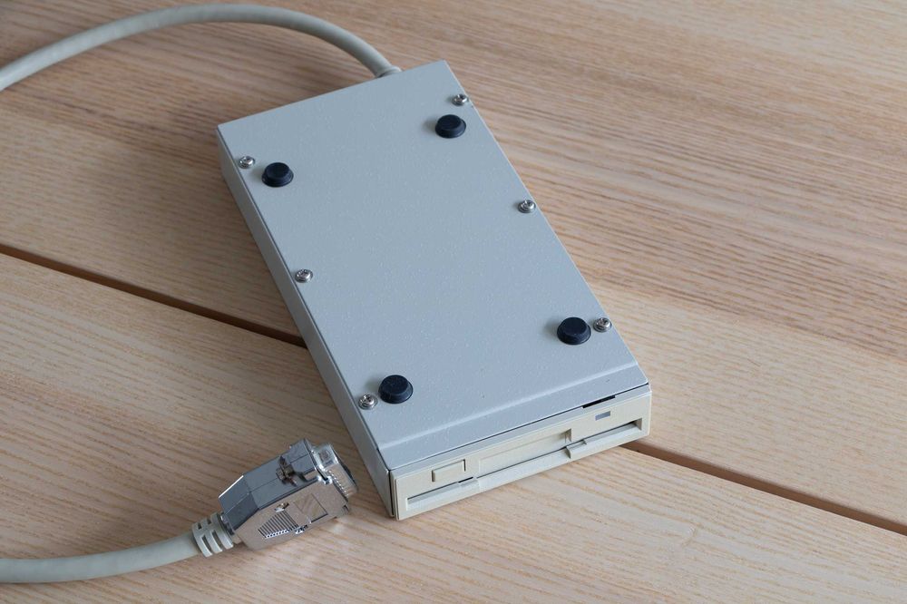 Zewnętrzna stacja dysków do Commodore Amiga 500 600 i 1200