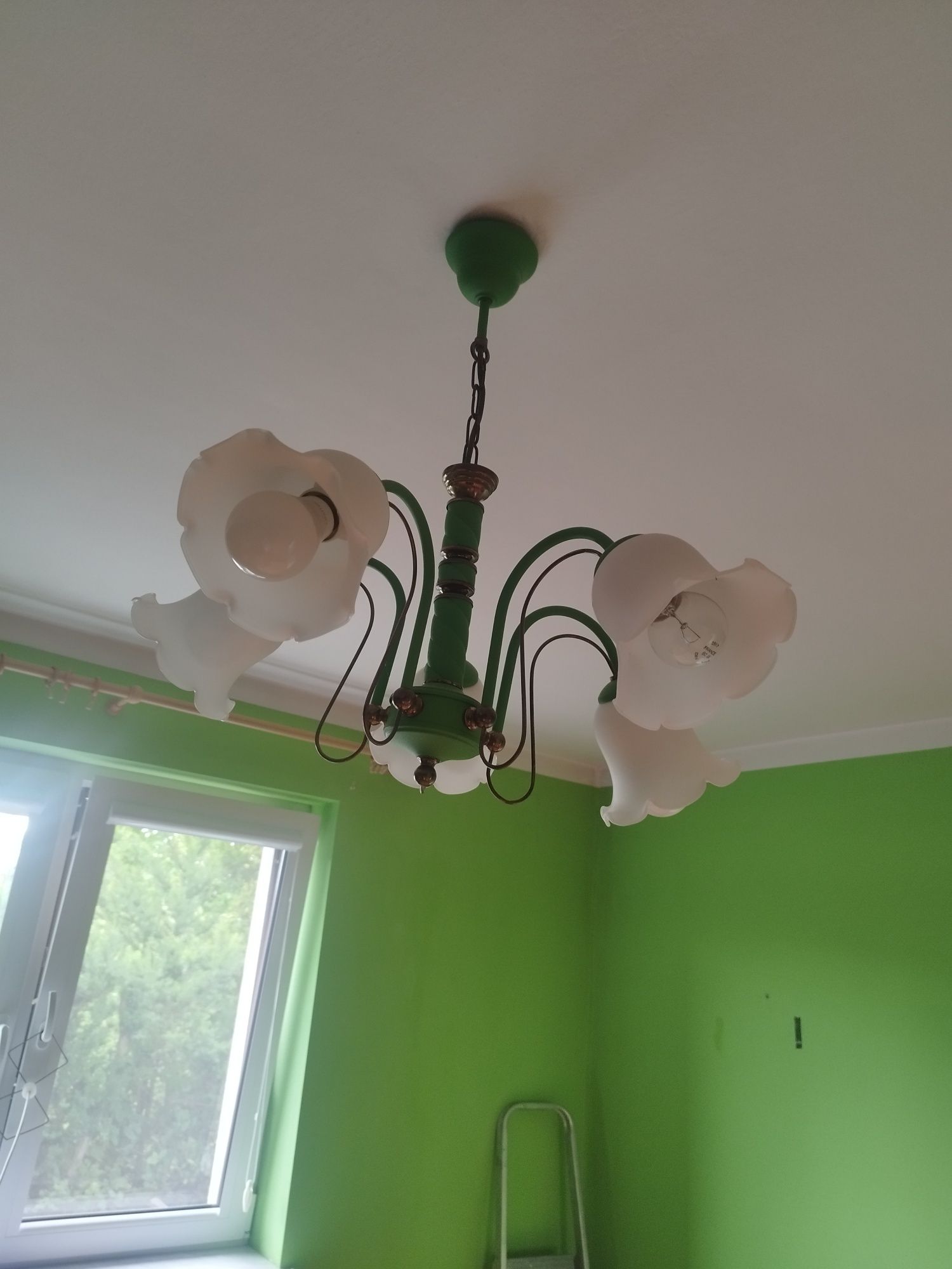 Lampa tulipan zielona