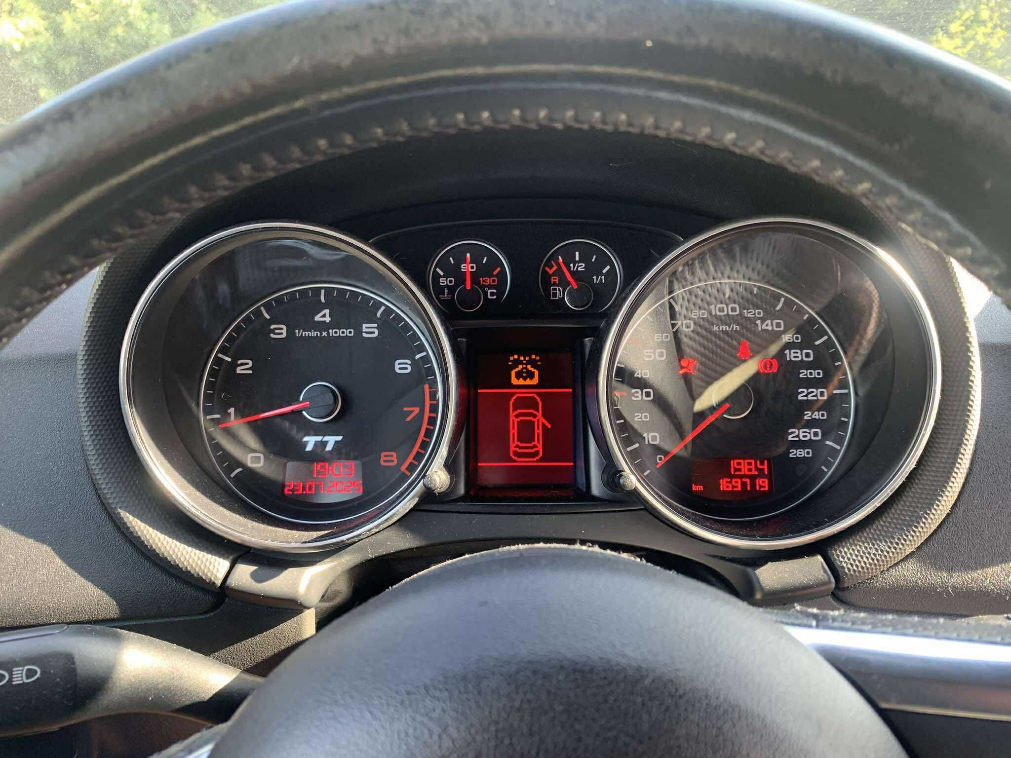 AUDI TT 2.0 TFSI (200cv) de 2007 – versão S-Line