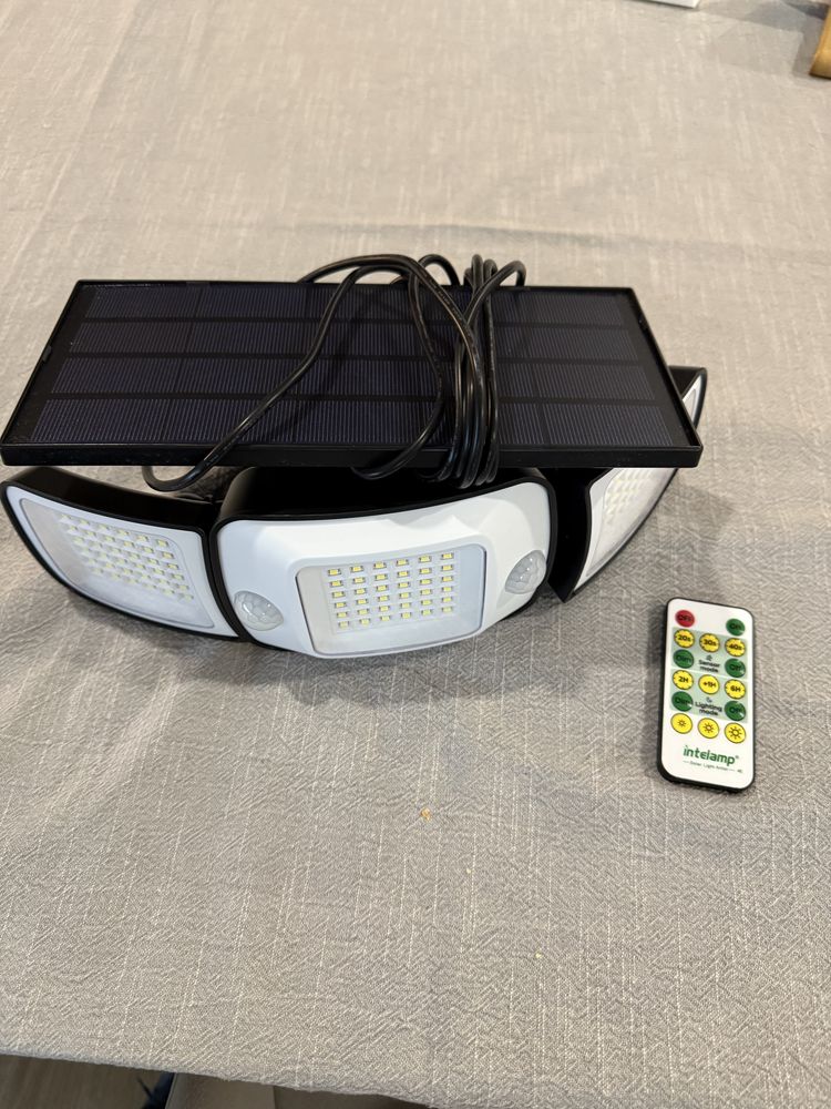 Luz Solar de Movimento intelamp 1200LM com Controle Remoto