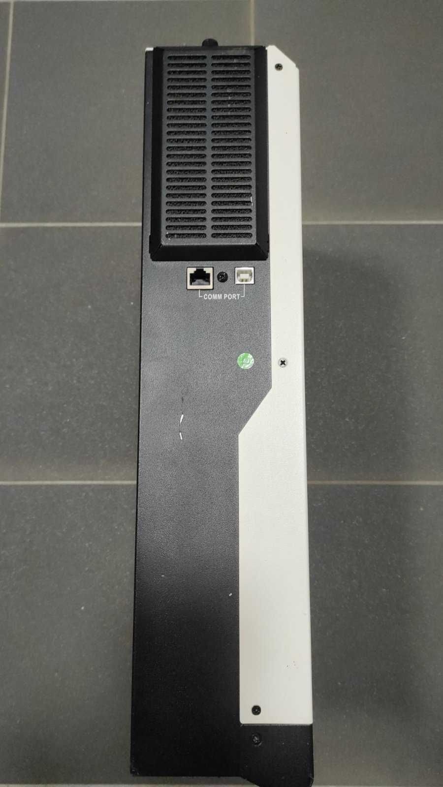 Инвертор гибридный AXIOMA 5 квт.