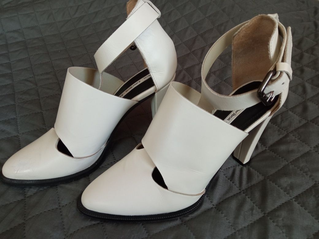 Жіночі білі туфлі-босоніжки 40-го розміру