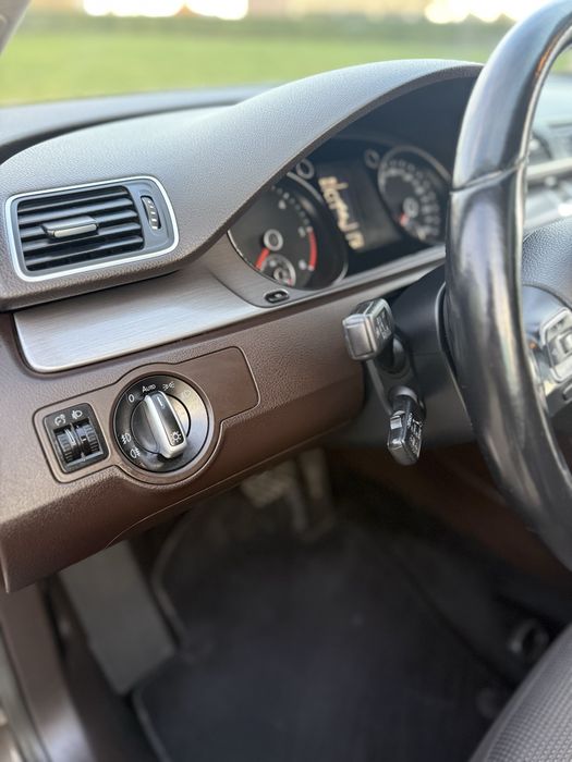 Volkswagen Passat B7 2012 2.0 TDI