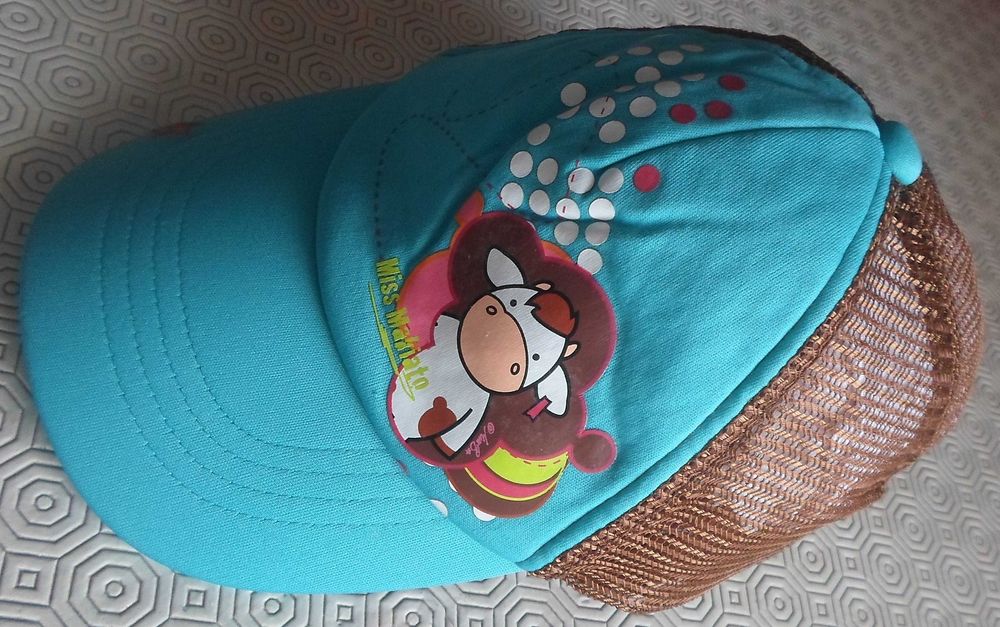 Vendo boné de criança