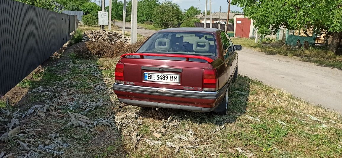 Opel Omega A 2.0