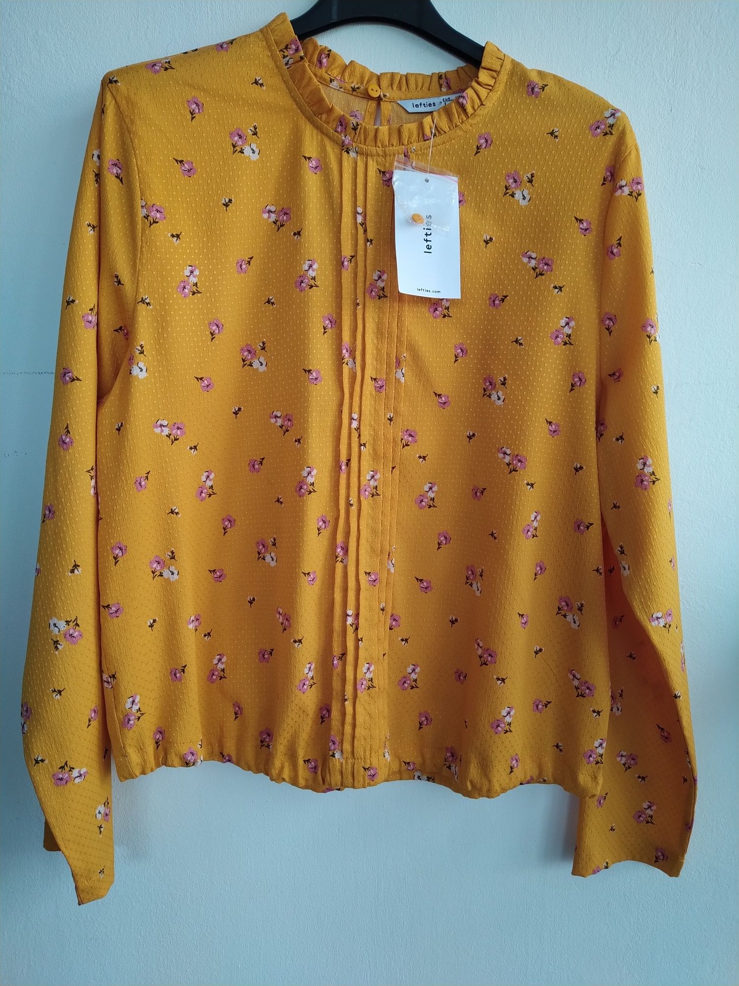 Blusa floral alegre e elegante - Lefties - Tamanho L - Nova!