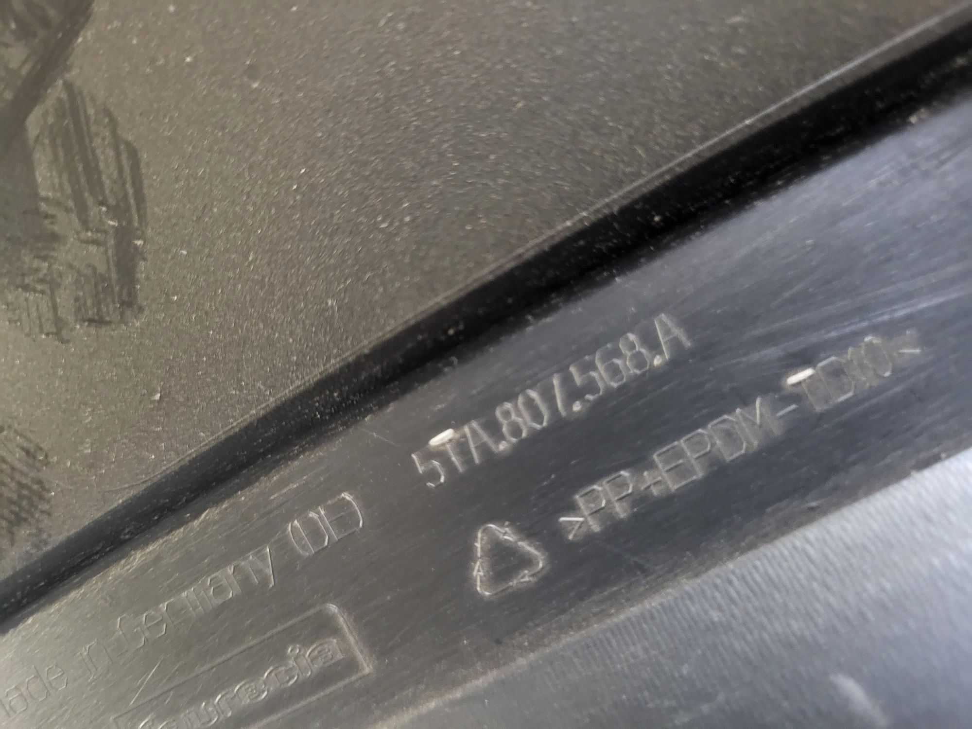VW Touran II spojler zderzaka tył
