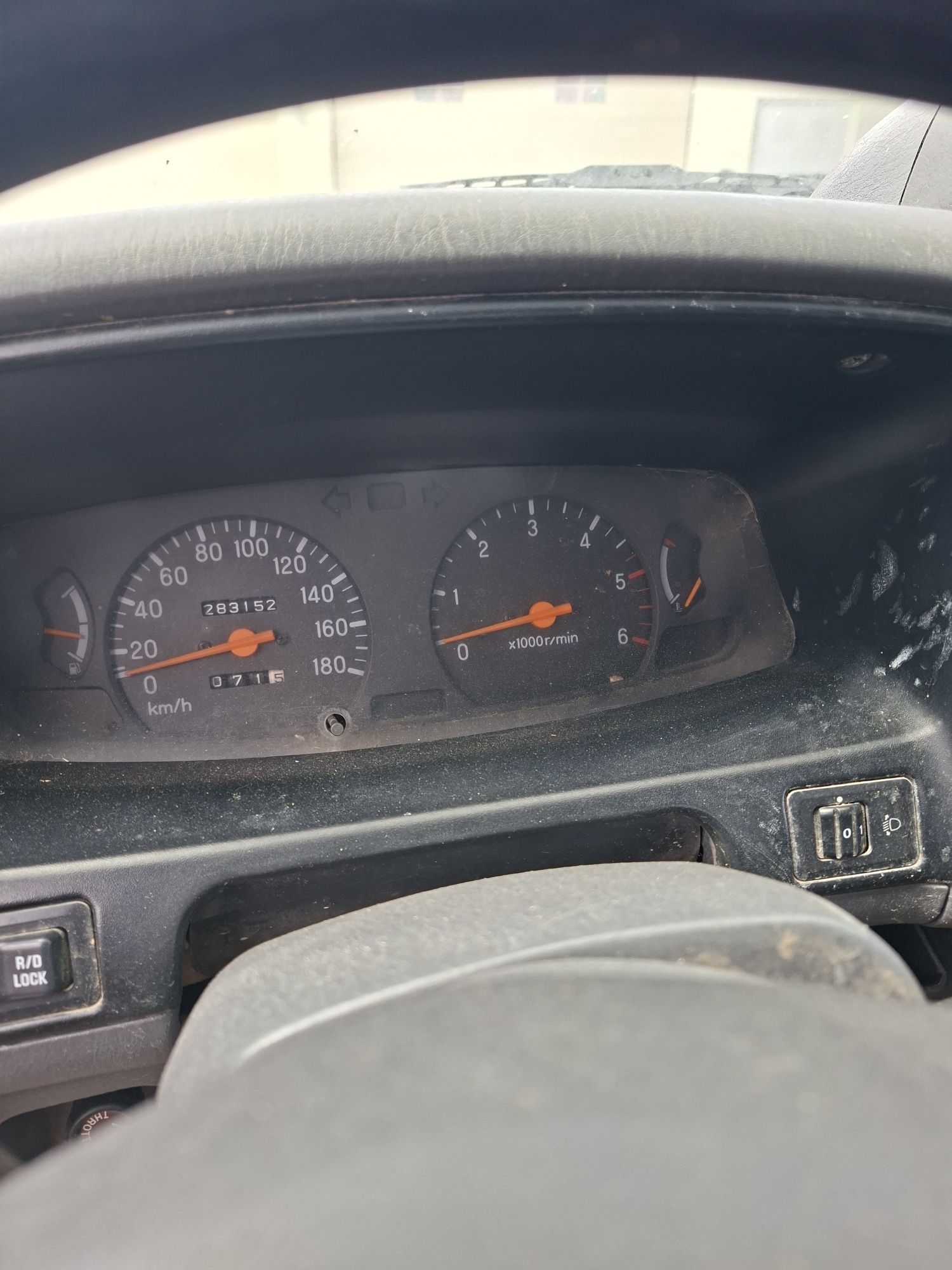 Mitsubishi L200 strakar
