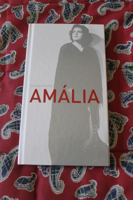 Simplesmente Amália livro e 4 cds