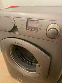 Máquina de Lavar roupa Ariston
