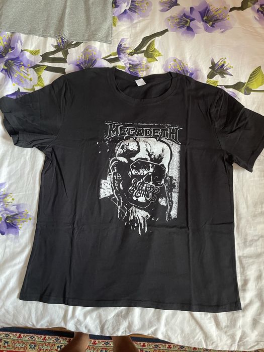 Футболки з лого музичних гуртів